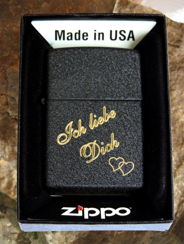 Zippo Crackle, schwarzes Zippo mit: "Ich liebe Dich" + 2 Herzchen + Gravur eines Vornamens