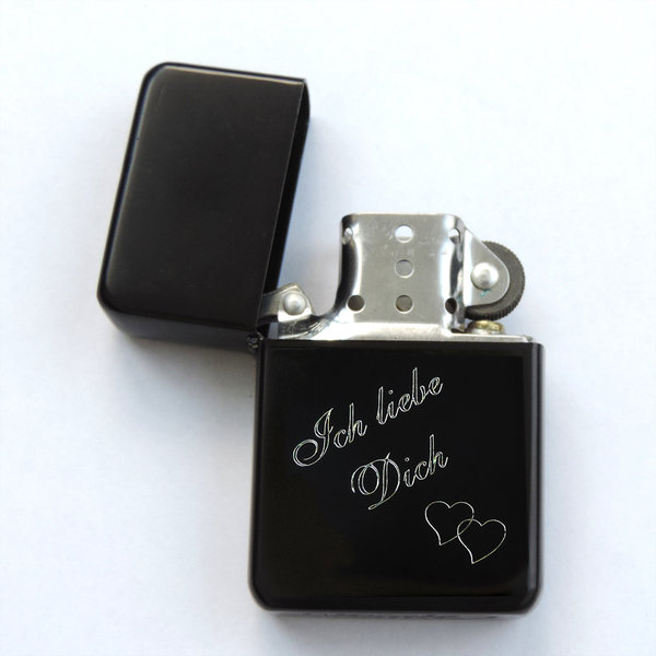 Matt schwarzes Benzinfeuerzeug mit Gravur "Ich liebe Dich" + 1 Vorname oder Datum auf der Rückseite
