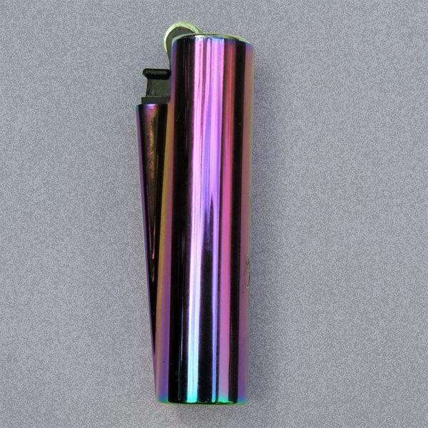 Kleines (6,5 cm) Clipper Micro Gas-Feuerzeug mit regenbogen / Rainbow Hülle  mit Gravur